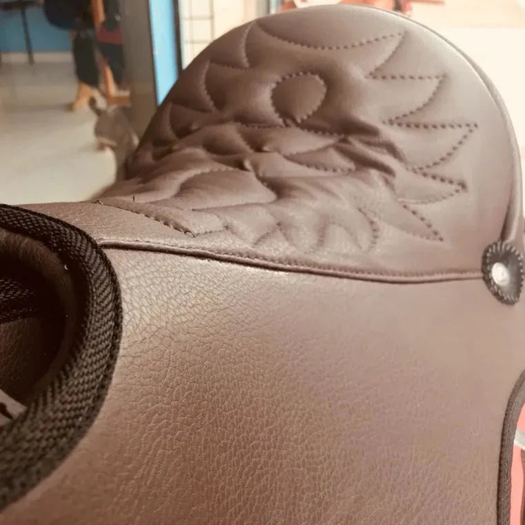 Sela Australiana 17" em Corano Fit com Arreios Completos e Estribo